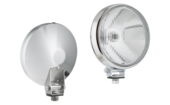 Phare halogène de route dans un boîtier métallique chromé